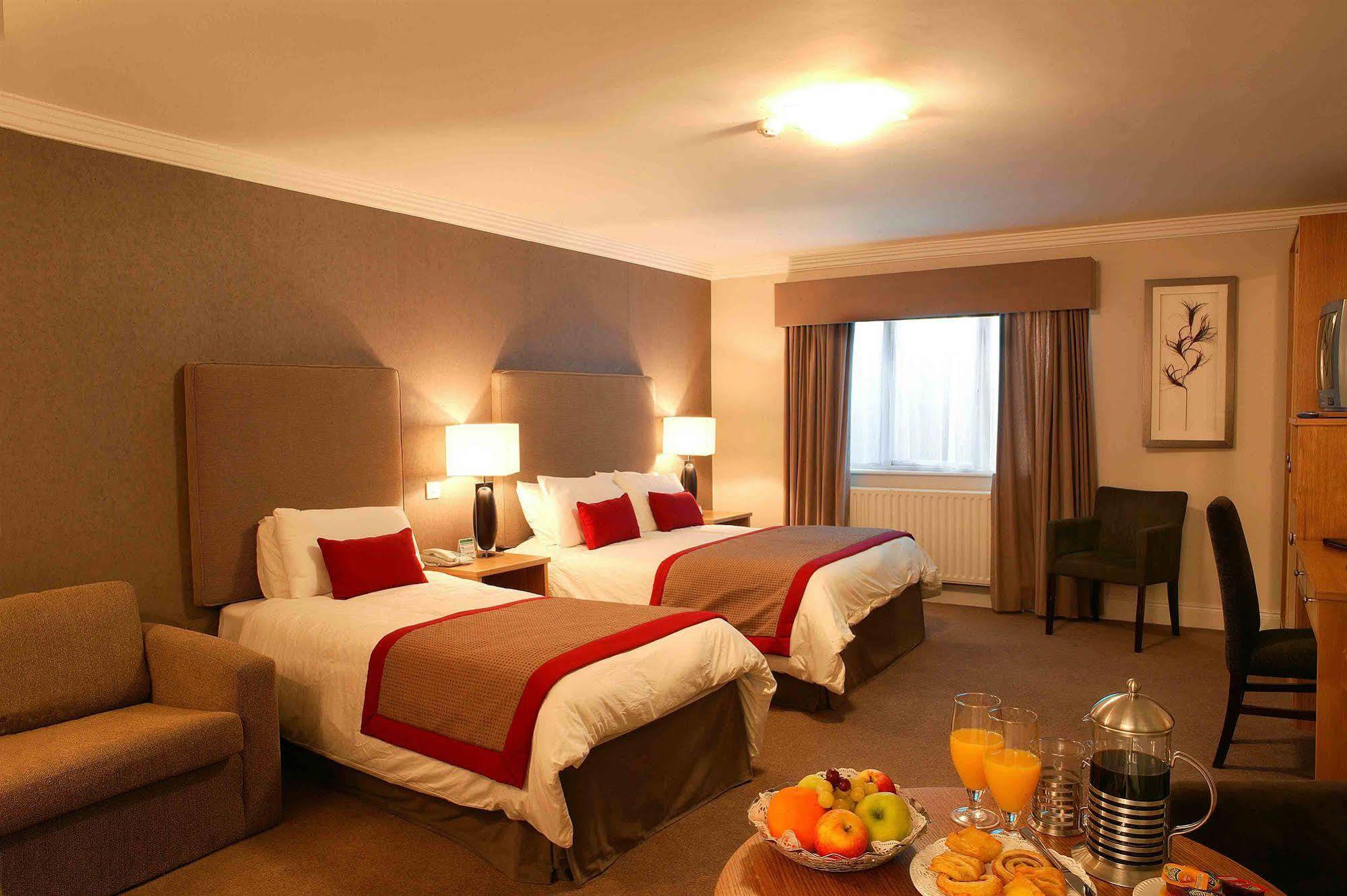 Killarney Oaks Hotel Buitenkant foto